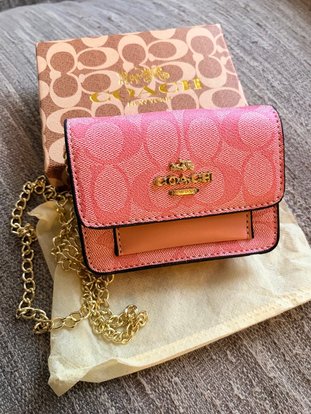 Coach Mini Wallet on Chain in Signature Canvas, full inclusion w/ box & dusty - Picture 10 of 13